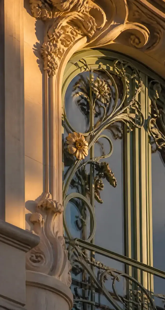 Détail de ferronnerie Art nouveau sur une façade de Nancy